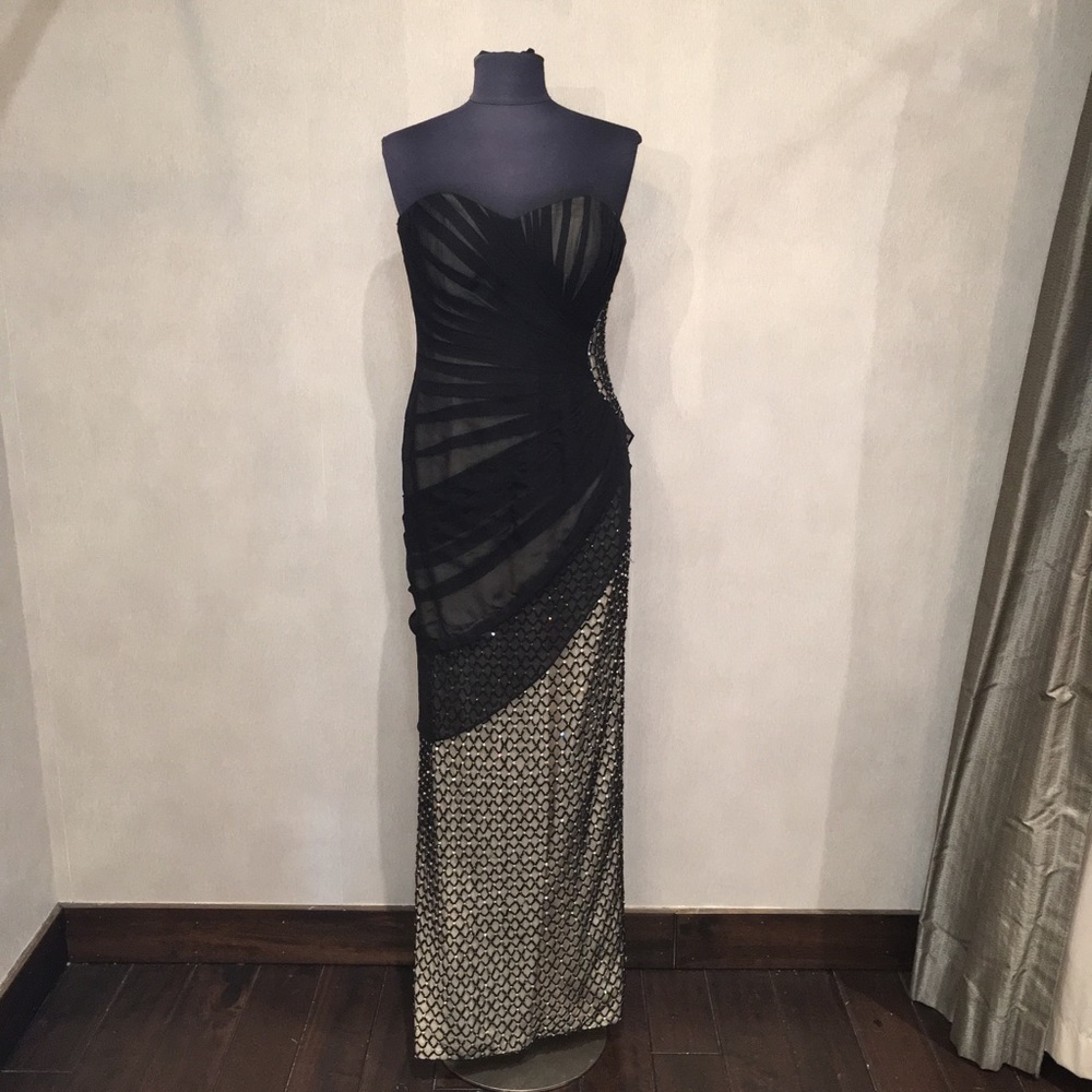 Fouy Chov Size 8 Gown
